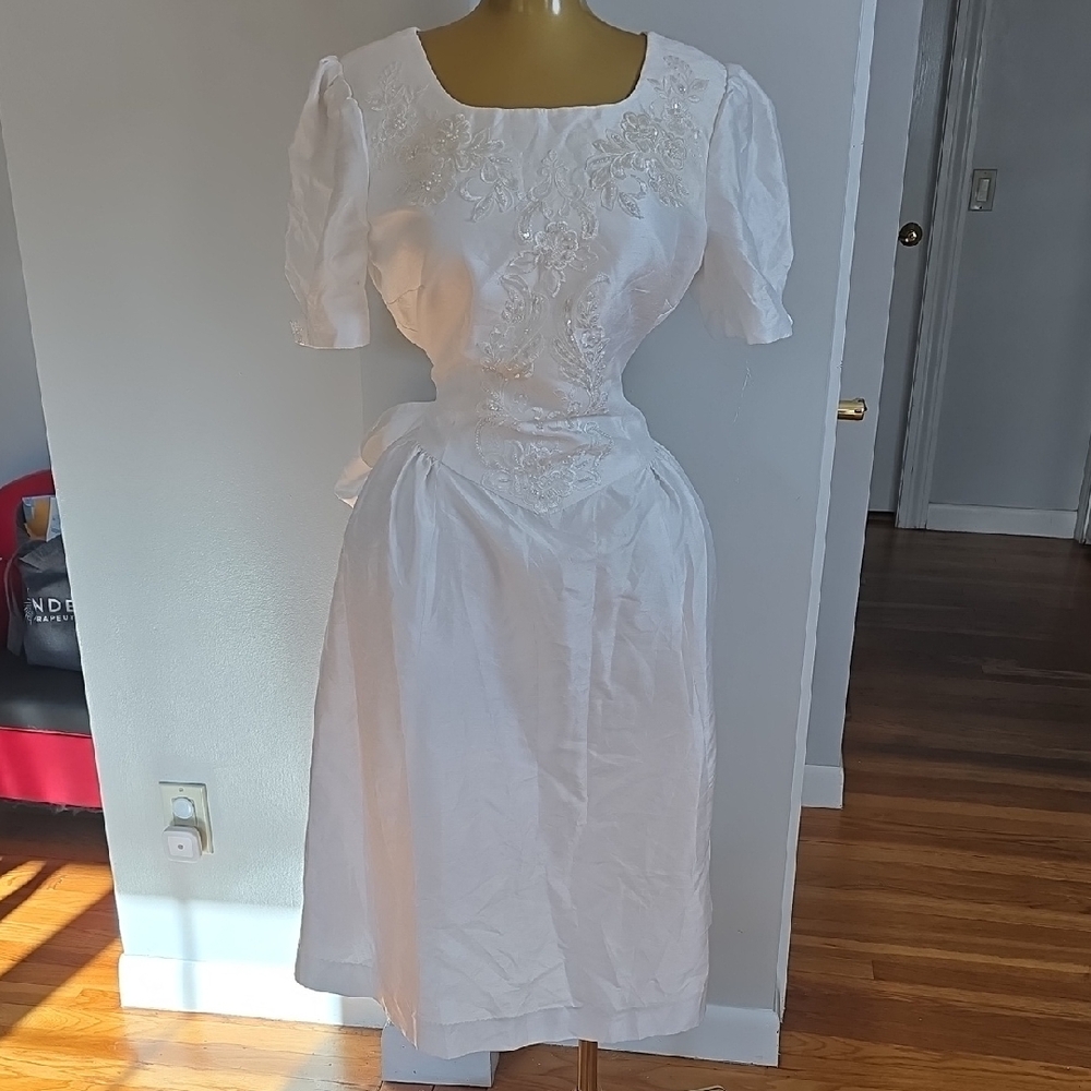 White Embroidered Short-Sleeve Women's Dress